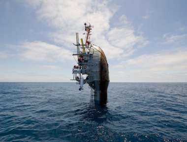 Floating Instrument Platform: Το αβύθιστο πλοίο του Αμερικανικού Π. Ν. (βίντεο)